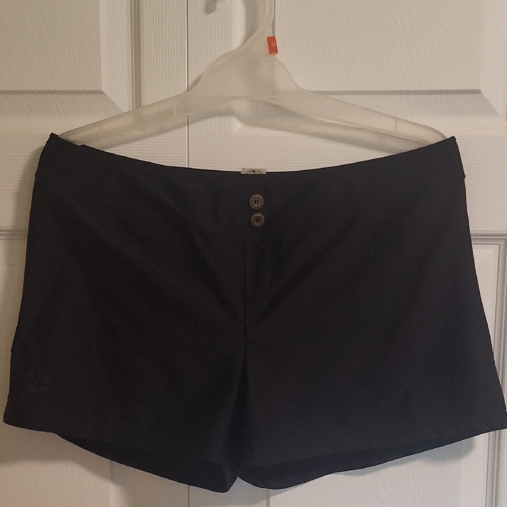Hapari High Waist Black Shorts